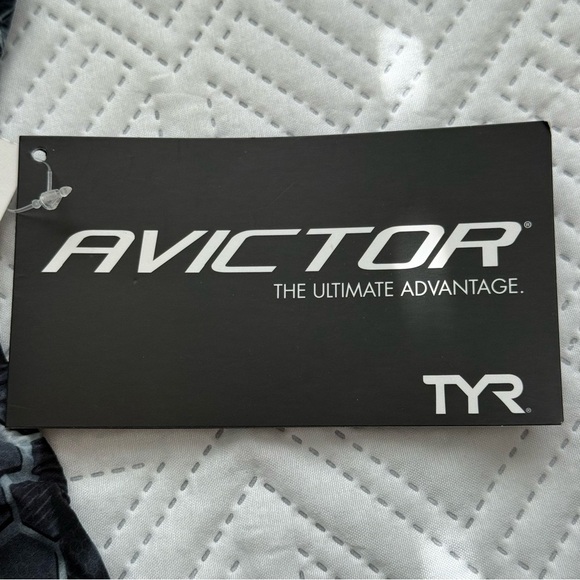 TYR Avictor Super Nova Open Back Tech Swimsuit Black and Gray Size 28, 29 - Picture 8 of 14